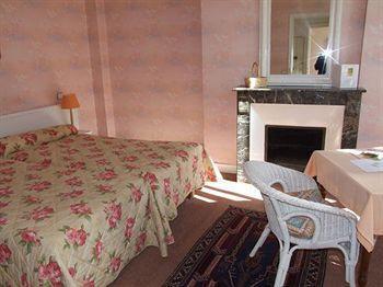 Logis Hotel De France Лош Экстерьер фото