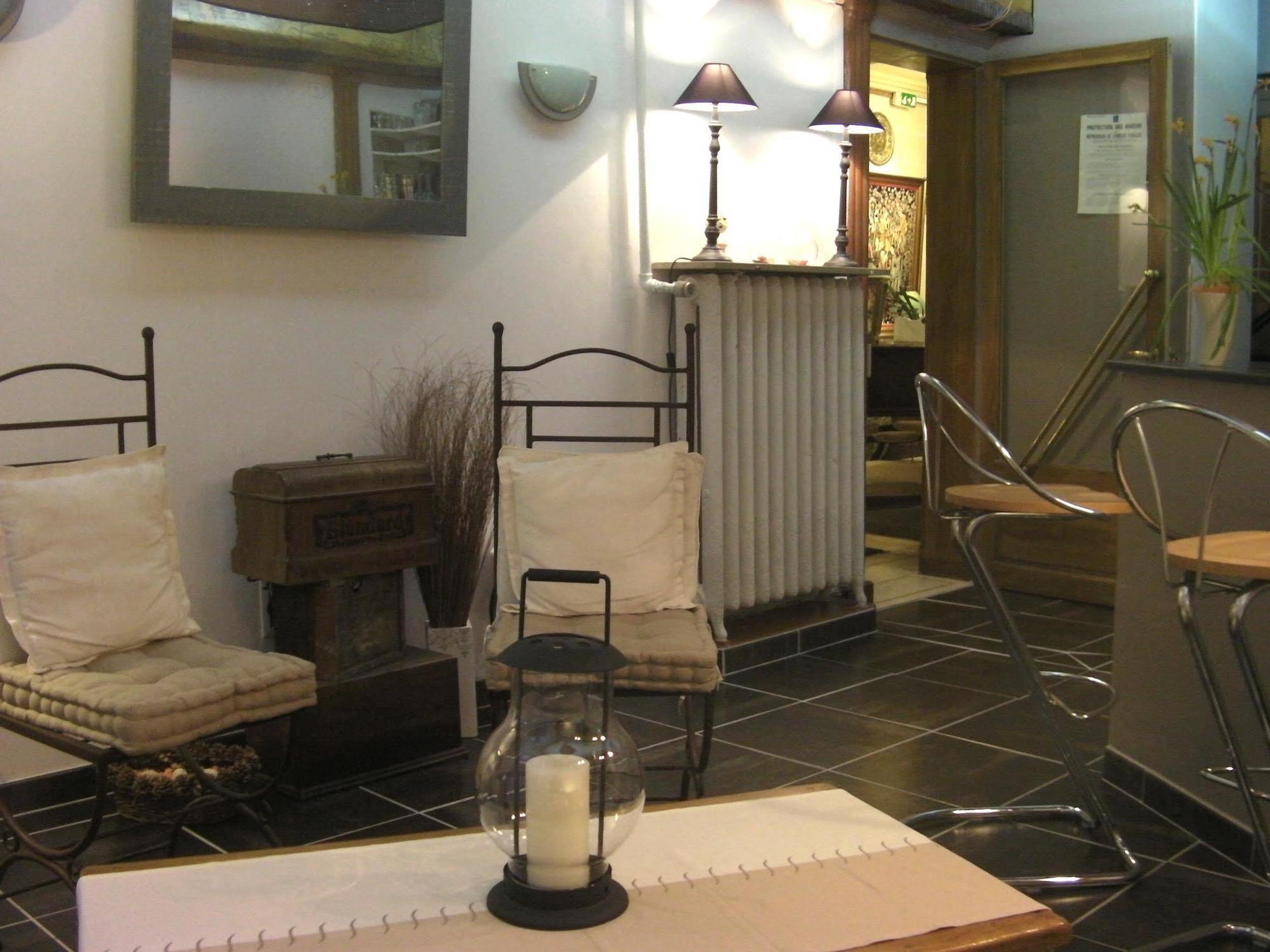 Logis Hotel De France Лош Экстерьер фото